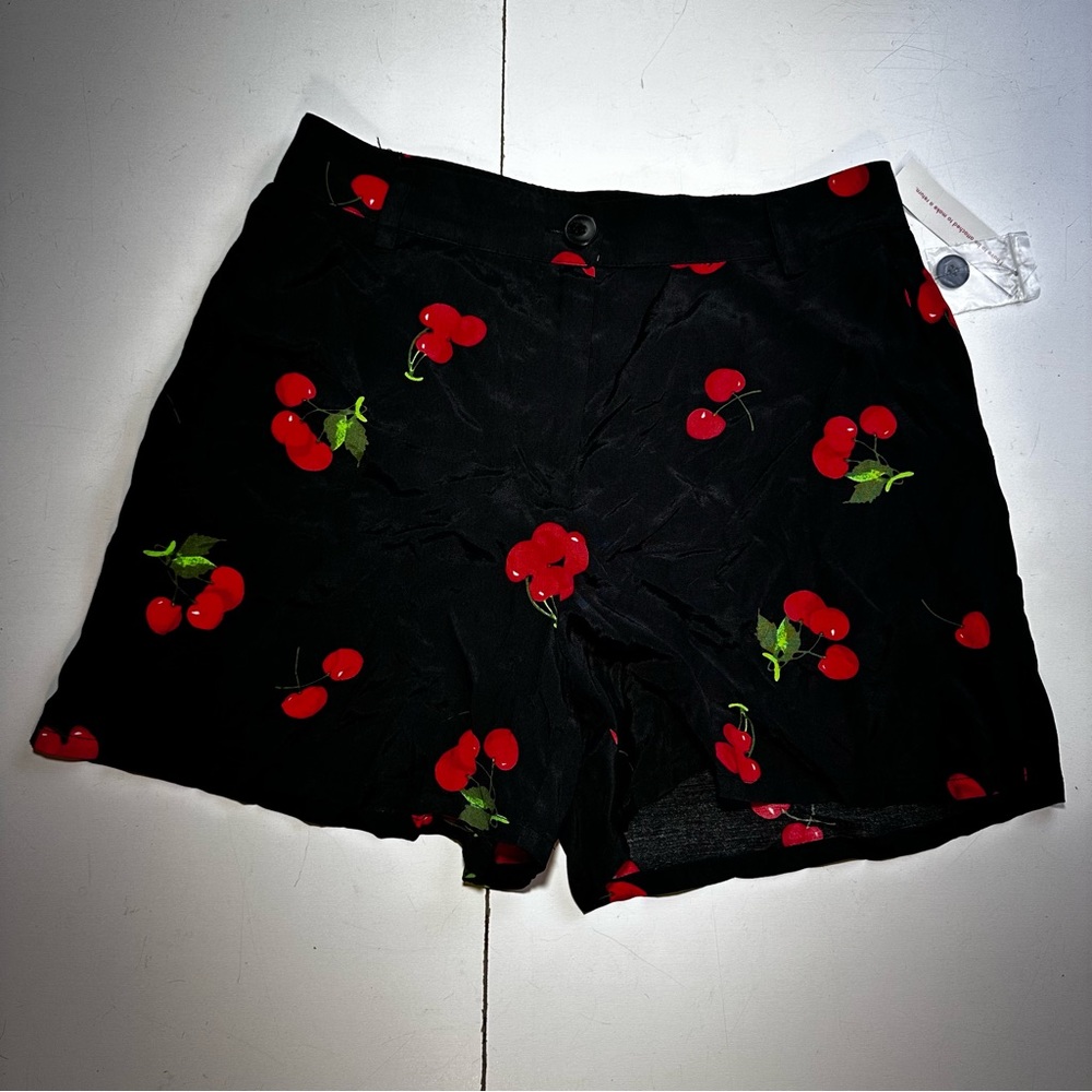 Modcloth Black Red Viscose Rayon‎ Shake A Leg Cherry Print Shorts NWT Size M - Picture 4 of 15